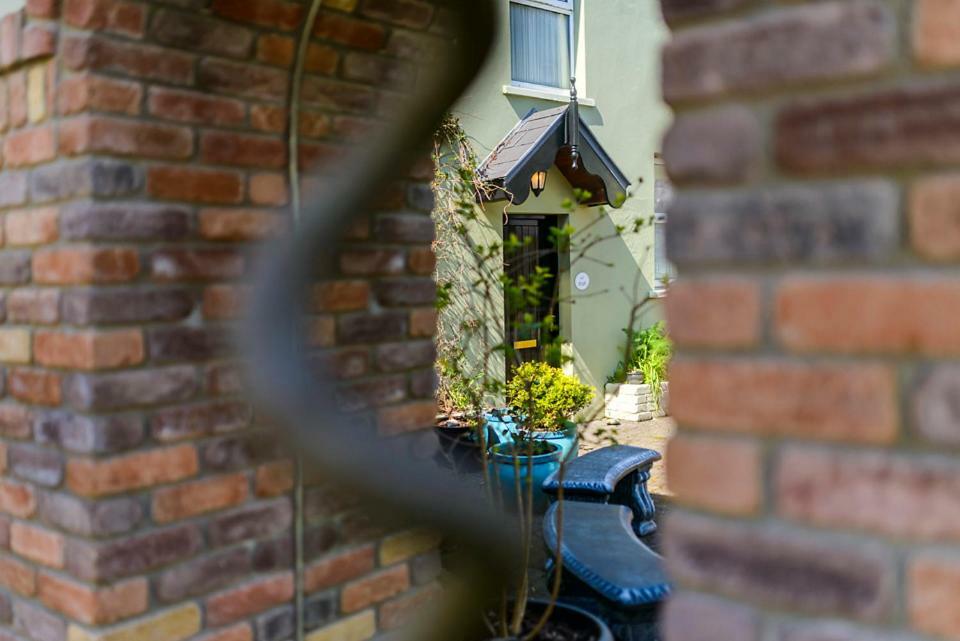 Dingle Centre Townhouse An Capall Dubh Dingle Zewnętrze zdjęcie